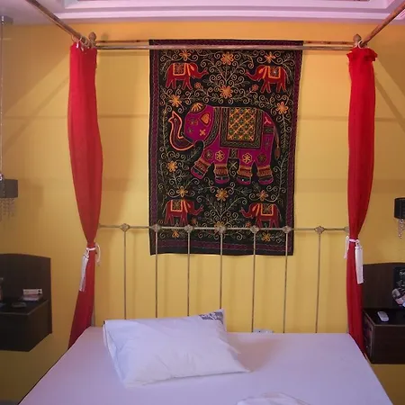 Motel Mambo - Adults Only-3