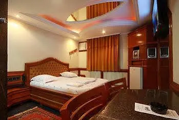 Delirius Motel (Adults Only)-2