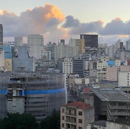 Flat de luxo centro SP com piscina,academia,lavanderia,garagem e segurança 24h