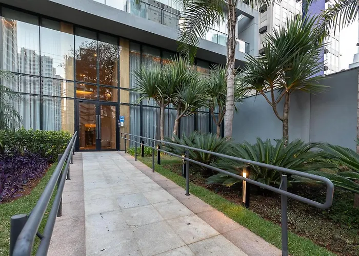 Loft em Moema, próximo ao Metro, com estacionamento no condomínio