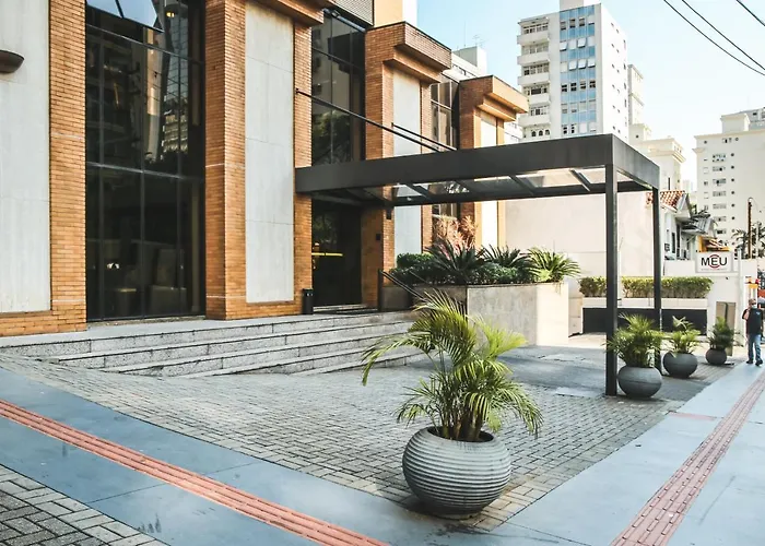 Flat completo nos Jardins