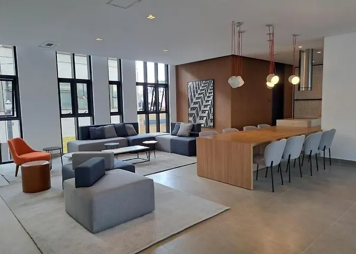 Conforto, Estilo e Vista Panorâmica a Passos da 25 de Março!