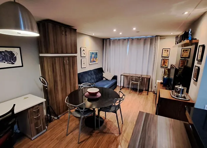 Flat Confortável - Academia - Piscina - Garagem - melhor localização do Itaim Bibi