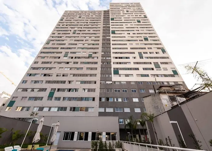 706 - Apto com piscina Prox Brás e Centro