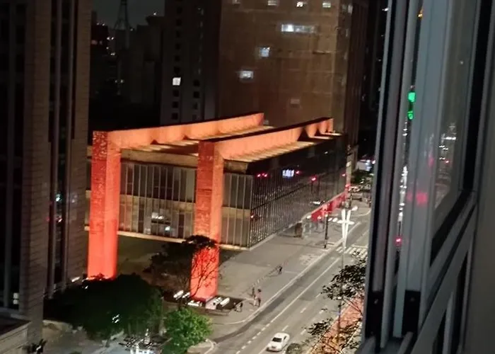 Studio na Paulista com vista para o MASP