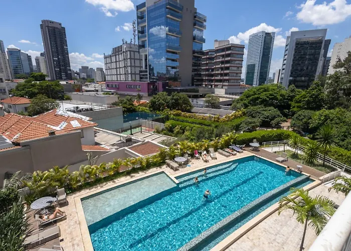 2 Dorms Andar Alto com Piscina aquecida PINHEIROS - 5 Pessoas