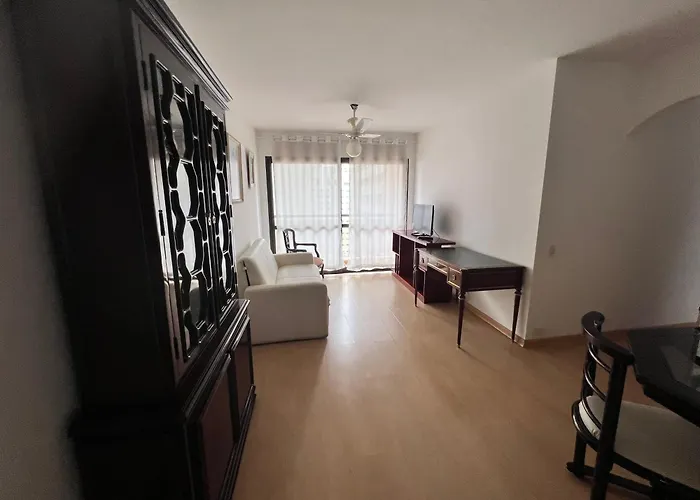 Flat Rua Haddock Lobo 867 com 2 Quartos e Sacada e Enxoval