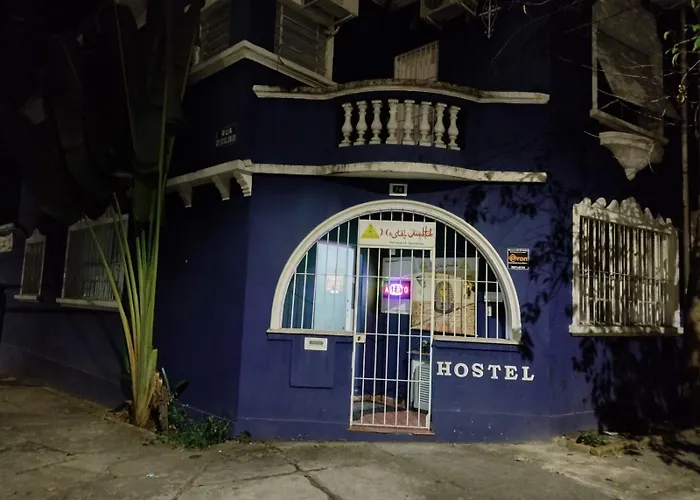 Hostel Maktub
