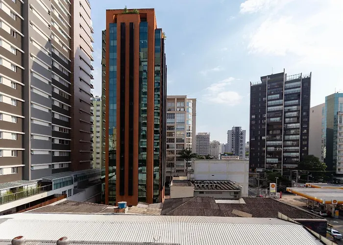 Studio moderno com varanda
