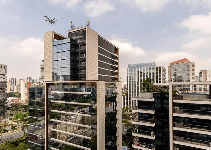 Studios Luxuosos No Itaim Bibi Com Vaga De Garagem. São Paulo