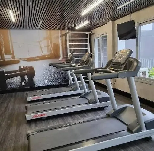 Studio mobiliado, com garagem, 50m metrô Brooklin, próximo shopping Morumbi em SP