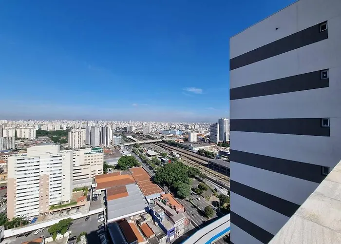 Ap10 Prático, confortável com wifi, piscina, rooftoop e academia em frente ao Metrô