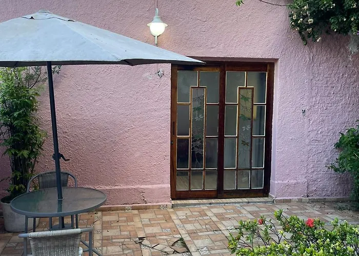 Becas House