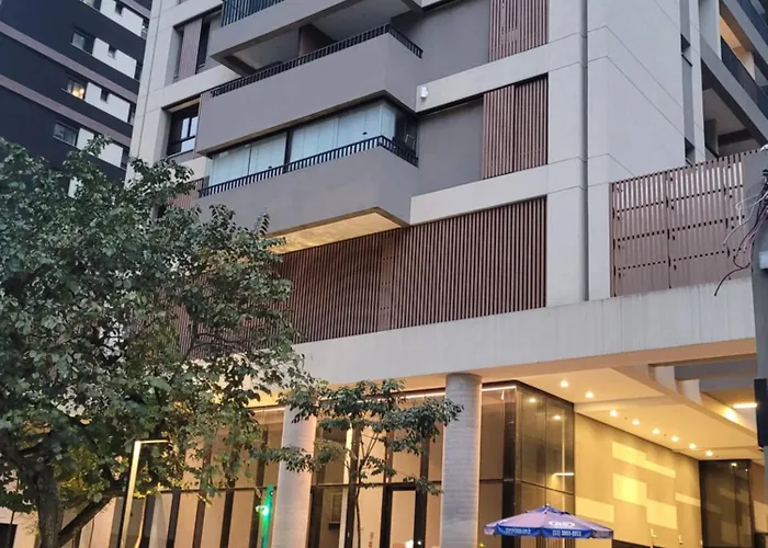 charmoso em Pinheiros 250 metros da Estação Oscar Freire Hospital das Clínicas NUBANK INCOR PAULISTA