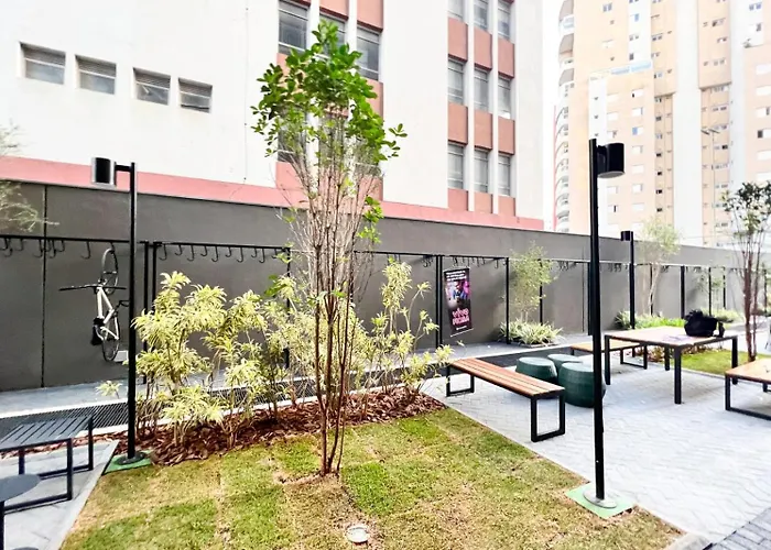 Studio novíssimo, completo e muito bem localizado