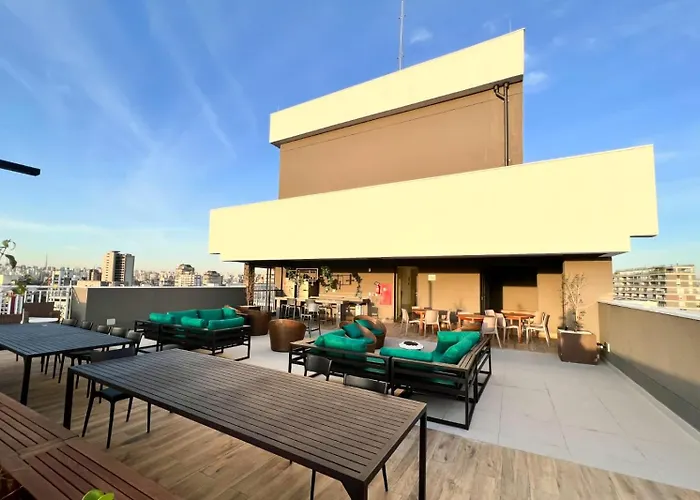 Apartamento com Varanda Excelente Localização no Itaim bibi São Paulo