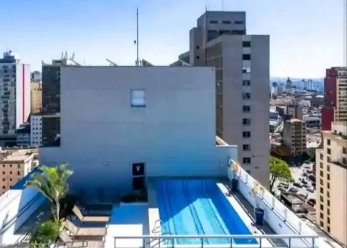 Studio Black House com garagem gratuita, piscina, ao lado do metrô e 25 de março