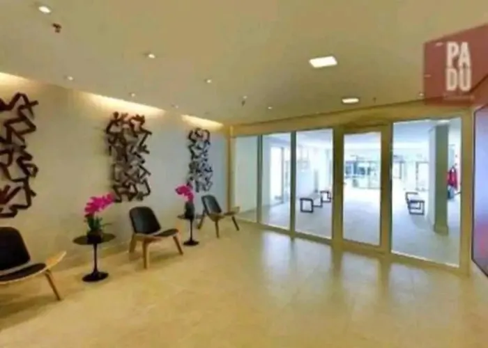 Studio Black House com garagem gratuita, piscina, ao lado do metrô e 25 de março