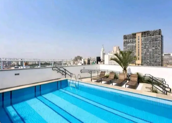 Studio Black House com garagem gratuita, piscina, ao lado do metrô e 25 de março