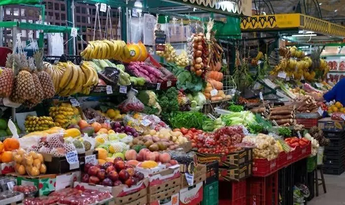 Apartamento para pessoas de família ou a negócio, Ap Grande 3 quartos no Brás próximo igreja Mundial,mercado municipal, 25 de março, templo Salomão, metro Dom Pedro ll, bancos, mercado e etc