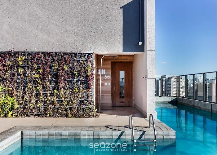 THK - Prédio c/ piscina no Bairro República em SP