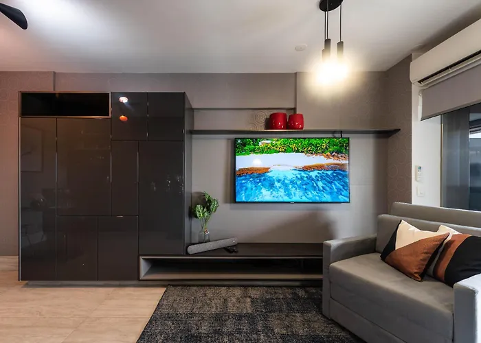 4 Studios Luxo Varanda Cozinha Equipada Piscina Academia Garagem WiFi Perto do Metrô Praça da República São Paulo