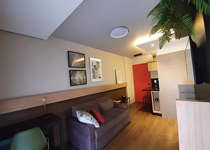 Flat Boutique, Coração do Jardins ao lado Shopping by UROOMS