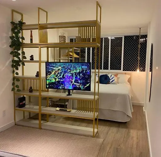 Studio dourado no coração da Av Paulista