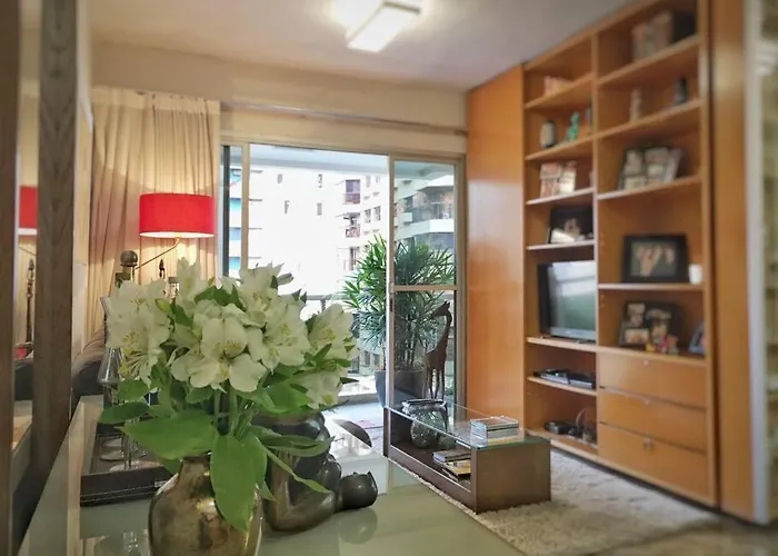 Condo Exclusivo na Vila Nova com Limpeza, Academia e Piscina