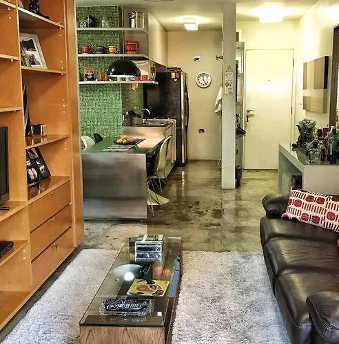 Condo Exclusivo na Vila Nova com Limpeza, Academia e Piscina