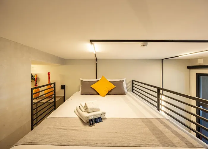 Easy Star - Studio contemporâneo com mezanino - JT01I