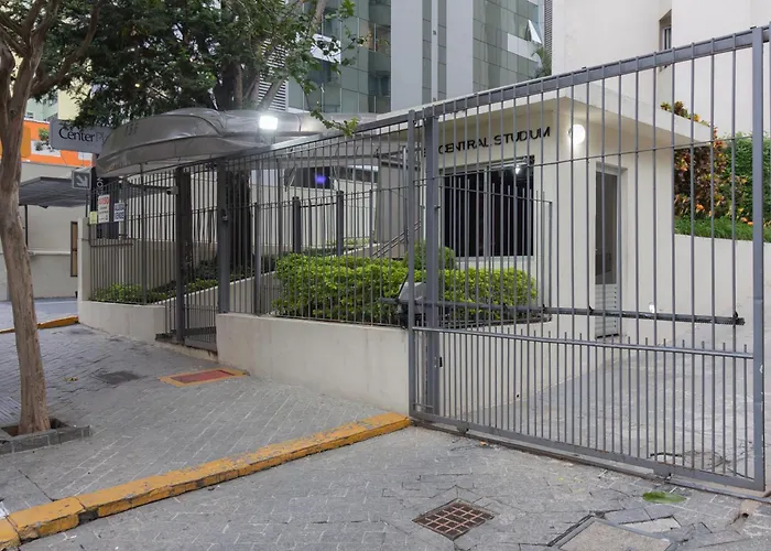 Flat para 3 Pessoas com Garagem, Piscina, academia e Lavanderia