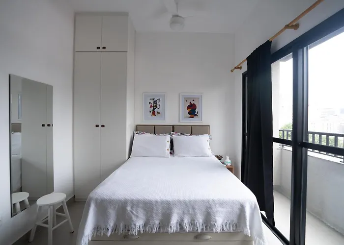 Studio em Pinheiros - 2 Quadras da Faria Lima e Vila Madalena