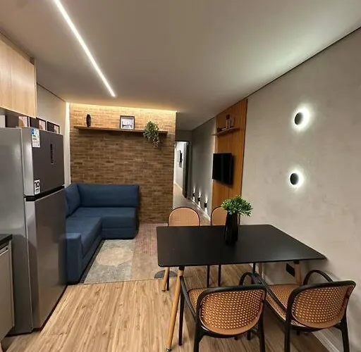 Hospedagem Ao Lado Do Aeroporto, Campo Belo