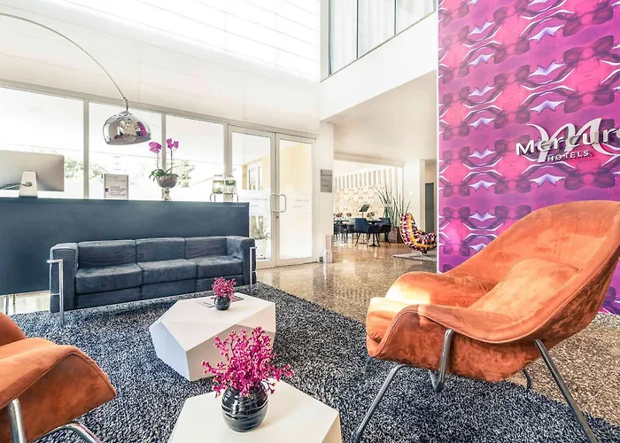 Morada Deluxe Vila Olímpia - Flat em hotel moderno em bairro nobre São Paulo