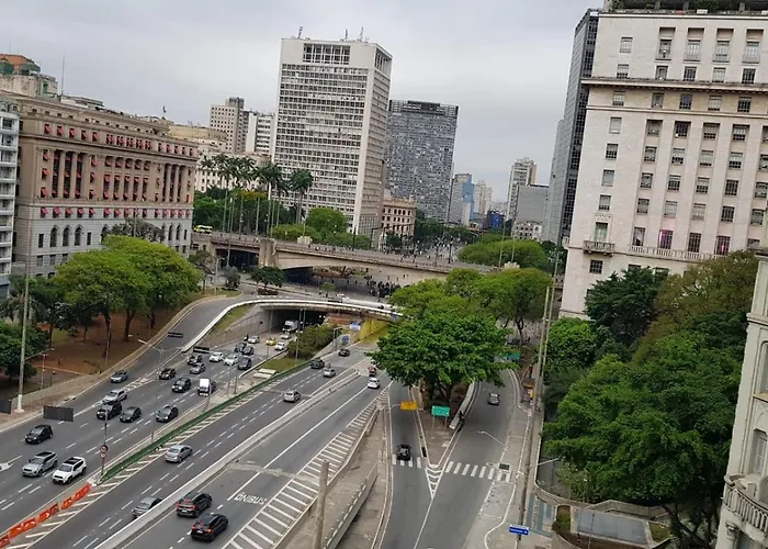 Apartamento com 2 dormitórios no Centro Histórico de São Paulo