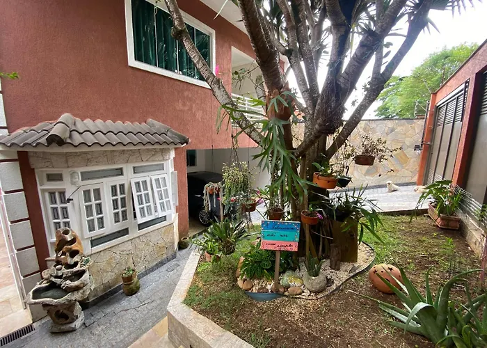 Quarto amplo e confortável