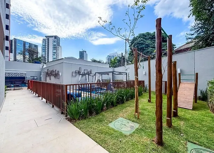 Viva Pinheiros em frente ao Shopping Eldorado