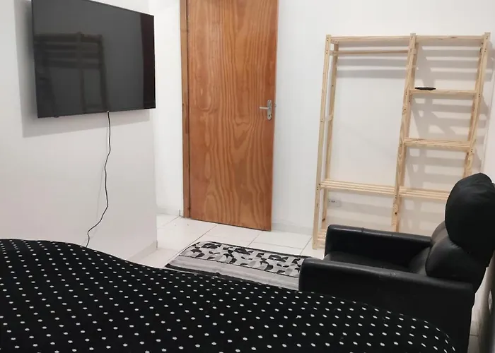 Apartamento 1 no Tremembé quarto cozinha banheiro
