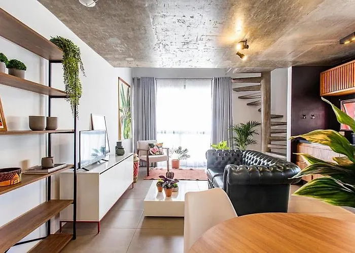 Duplex em Pinheiros perto metrôs Sumaré e Vila Madalena