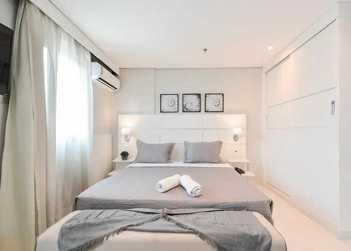 Nest of Freedom Chacara Sto Antonio e Consul USA - TV Smart e Sofá Cama