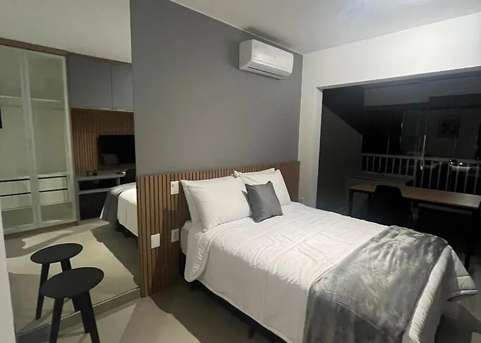 Studio em prédio novo e moderno - Moema