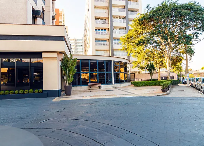 Flat com conforto e requinte em frente Aeroporto - H1001
