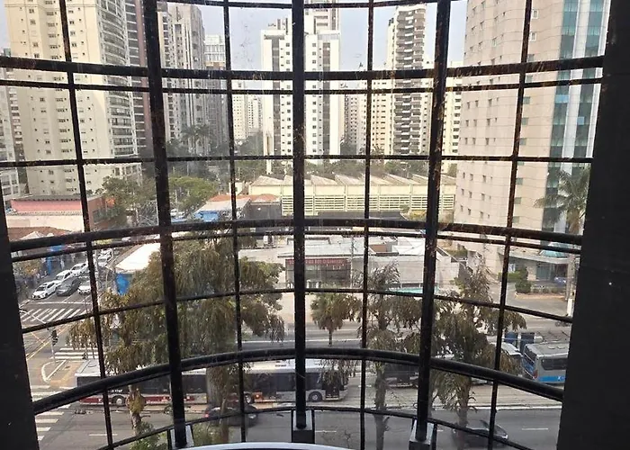 Flat São Paulo Moema, garagem privativa, sauna, piscina, recepção 24hrs ao lado do metrô