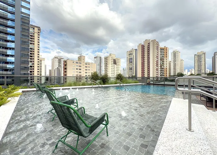 Estúdios com piscina ao ar livre no lounge