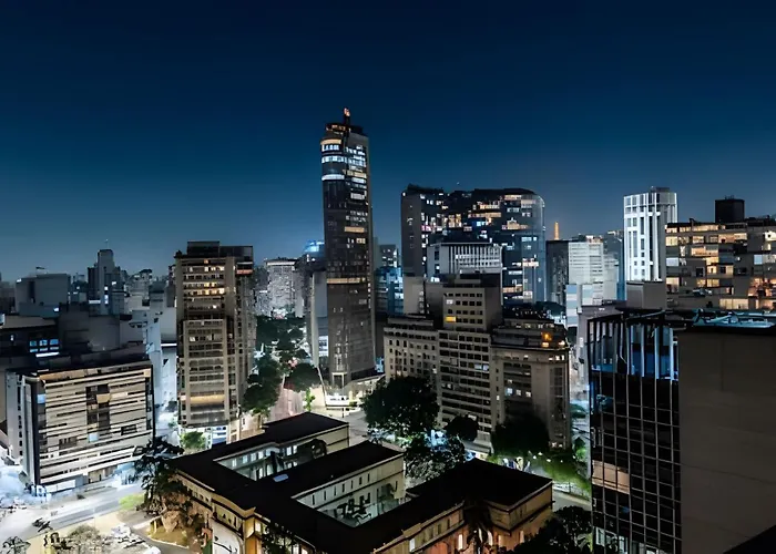 BHaus Setin Nova Republica - Vista Incrível da Praça e Skyline 16o andar - Academia - Piscina - Lavanderia - Em frente ao metrô - SR8 São Paulo