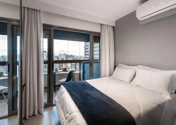 BHaus VN Oscar Freire - Studio compacto 20m2 Silencioso com Varanda - Vista Jardins 17o andar - Coworking - Locker - Minimercado - Academia - Lavanderia - Ao lado do Metrô - Estacionamento pago no prédio - OF8