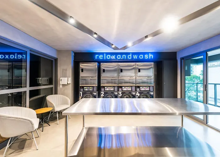 BHaus VN Oscar Freire - Studio compacto 20m2 Silencioso com Varanda - Vista Jardins 17o andar - Coworking - Locker - Minimercado - Academia - Lavanderia - Ao lado do Metrô - Estacionamento pago no prédio - OF8 São Paulo