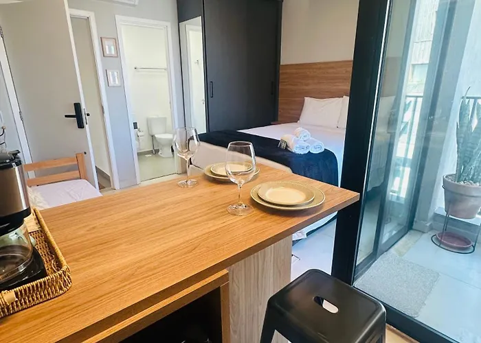 Studio no coração da Vila Madalena Rua Fradique Coutinho 1158
