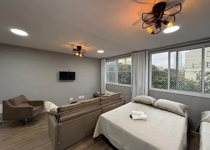 Familia Apartamento no Brás com Piscina/Metrô Brás